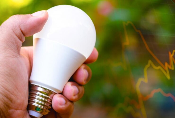 ¿Cómo reducir tu factura de luz: 10 consejos para ahorrar energía eléctrica?